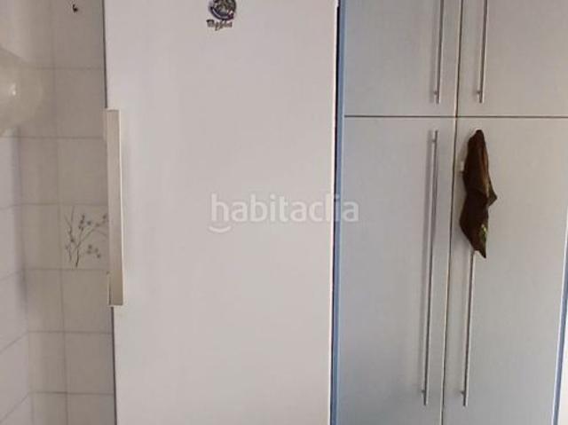 Piso en venta en Sevilla, Juan XXIII Rochelambert. Estupendo piso en venta en Calle Eva Cervantes. Pisos.