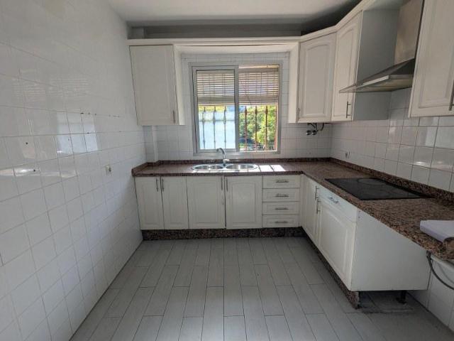Piso en venta en Sevilla, Oliva Av. De la Paz