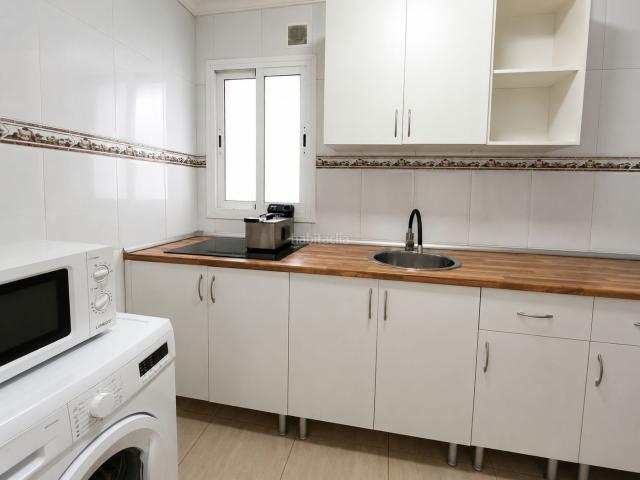 Piso en venta en Sevilla, Los Pájaros. PISO EN LA ZONA DE LOS PAJARITOS EN BUEN ESTADO, CON DOCUMENTACIÓN EN REGLA. Pisos.