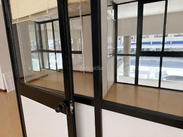 Piso en venta en Sevilla, Los Remedios. Magnifica oportunidad, Oficina con cambio de uso junto Plaza de Cuba!. Pisos.