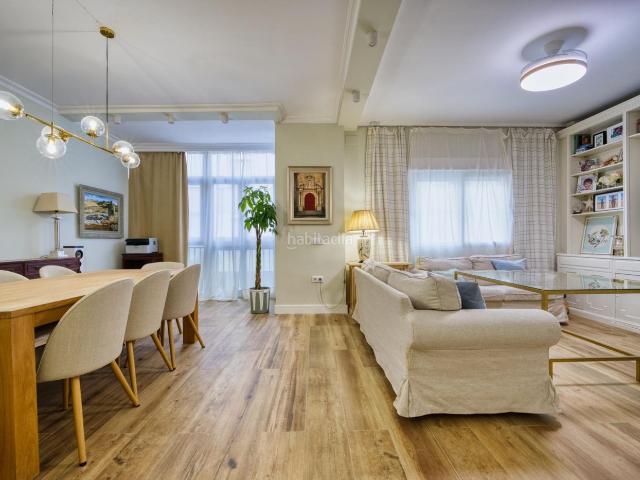 Piso en venta en Sevilla, Los Remedios. Espectacular piso reformado en Los Remedios. Pisos.