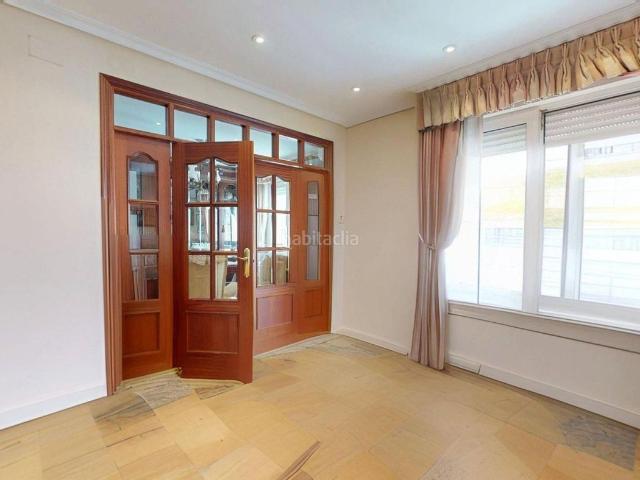 Piso en venta en Sevilla, Los Remedios. Piso en venta en Los Remedios, 5 dormitorios. Pisos.