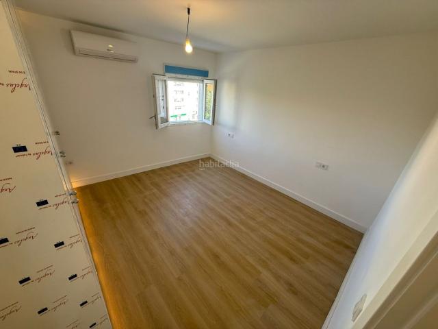 Piso en venta en Sevilla, La Calzada La Florida. Exclusiva vivienda reformada a estrenar en Luis Montoto Descubre este espectacular piso listo para entrar a vivir, ubicado en una. Pisos.
