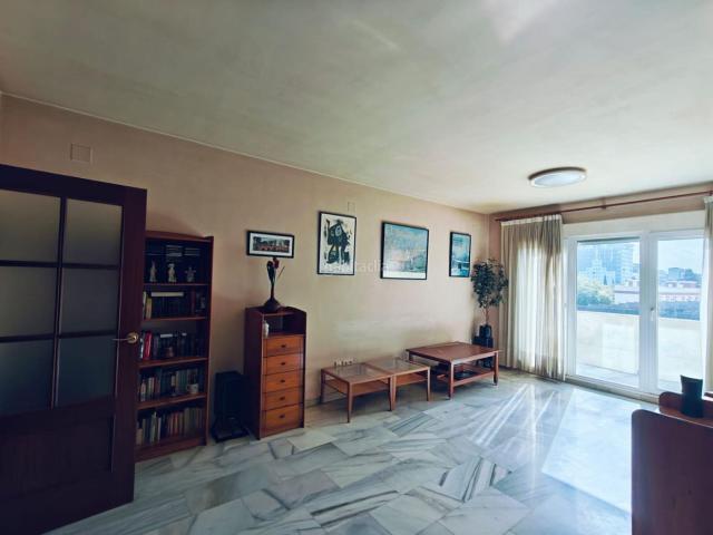 Piso en venta en Sevilla, La Calzada La Florida. Piso en venta en Nervión Eduardo Dato Ramón y Cajál, 4 dormitorios. Pisos.