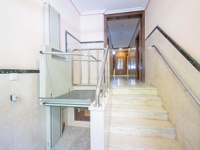 Piso en venta en Sevilla, La Buhaira. Increíble piso en el corazón de Nervión. Pisos.