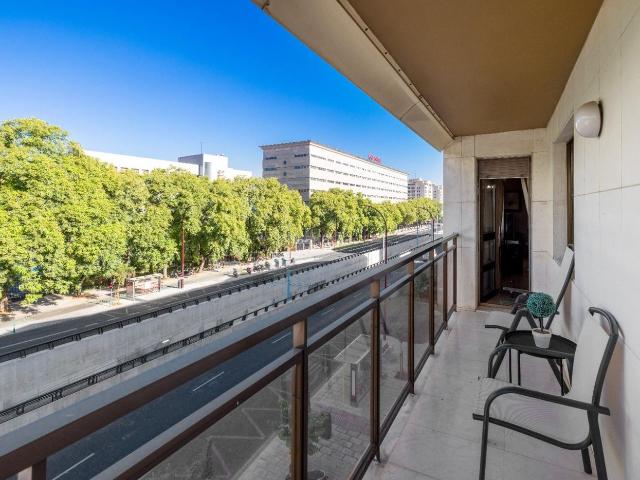 Piso en venta en Sevilla, La Buhaira. Piso en Avda. San Francisco Javier. Pisos.