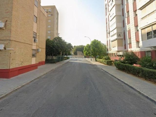Piso en venta en Sevilla, La Oliva. PISO EN VENTA EN SEVILLA. Activo inmobiliario SIN POSESIÓN, NO VISITABLE. Pisos.