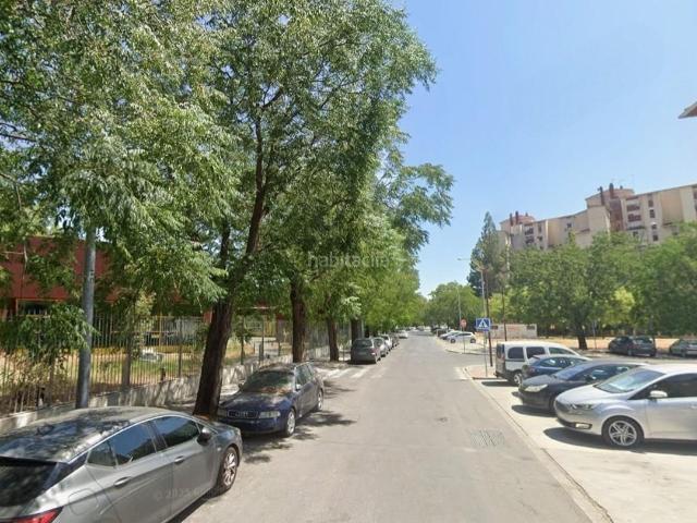 Piso en venta en Sevilla, La Oliva. PISO EN VENTA EN SEVILLA. Activo inmobiliario SIN POSESIÓN, NO VISITABLE. Pisos.