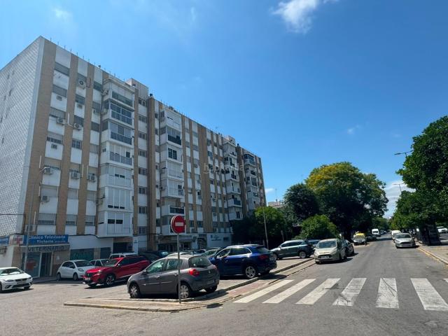 Piso en venta en Sevilla, La Oliva. Pisos.