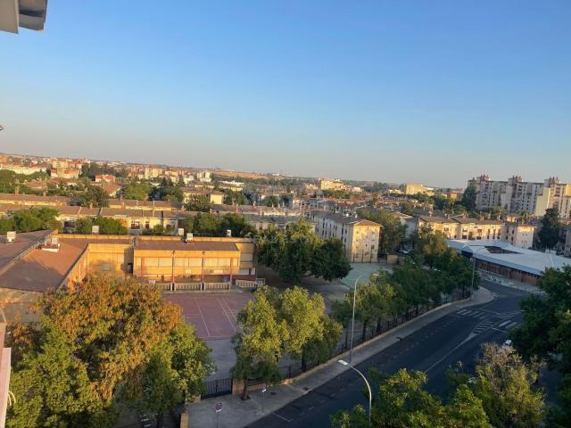 Piso en venta en Sevilla, La Oliva. Pisos.