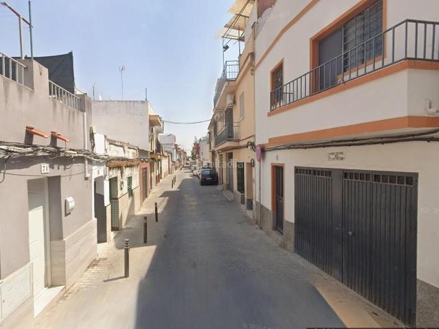 Piso en venta en Sevilla, La Plata. Piso en Sevilla. Activo inmobiliario SIN POSESIÓN, NO SE PUEDE VISITAR. Pisos.