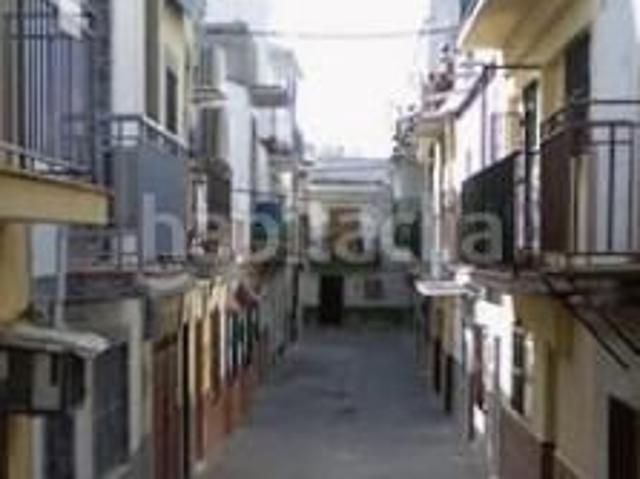 Piso en venta en Sevilla, La Plata. PISO OCUPADADO A LA VENTA EN LA PLATA SEVILLA. Pisos.