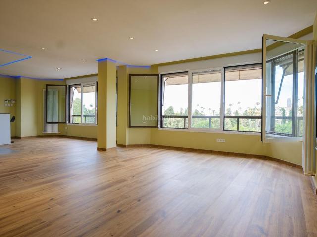 Piso en venta en Sevilla, San Bernardo. Espectacular activo patrimonial en venta 5ª planta con vistas a los Jardines de Murillo y la Giralda. Pisos.