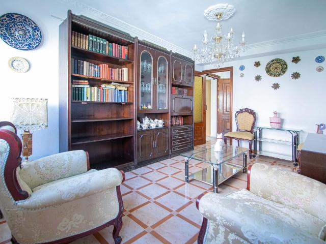 Piso en venta en Sevilla, San Carlos San José. Magnífico piso junto a José Laguillo!. Pisos.