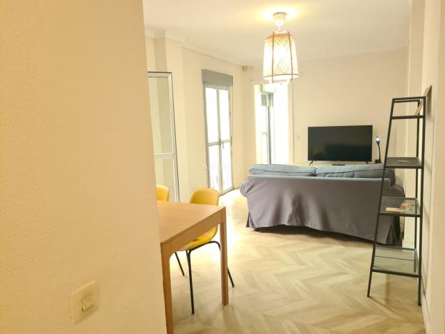 Piso en venta en Sevilla, San Julián. TRES DORMITORIOS ZONA CENTRO SAN JULIAN. Pisos.