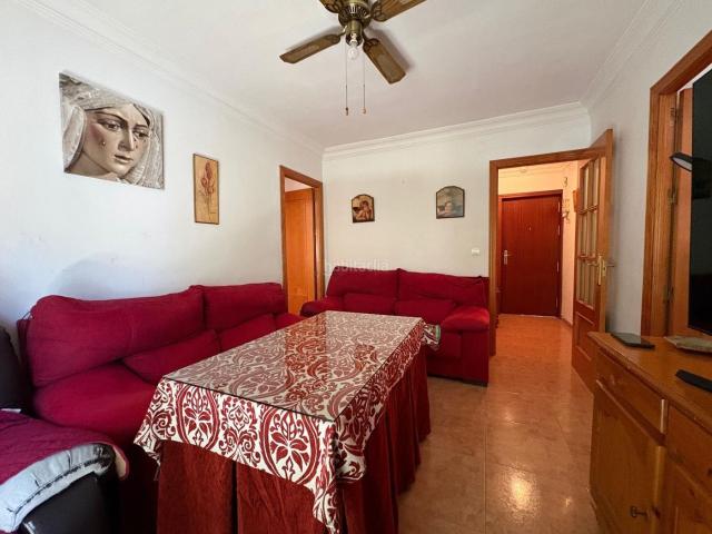 Piso en venta en Sevilla, San Julián. Piso Semireformado en San Julián, Sevilla con Terraza y Trastero. Pisos.