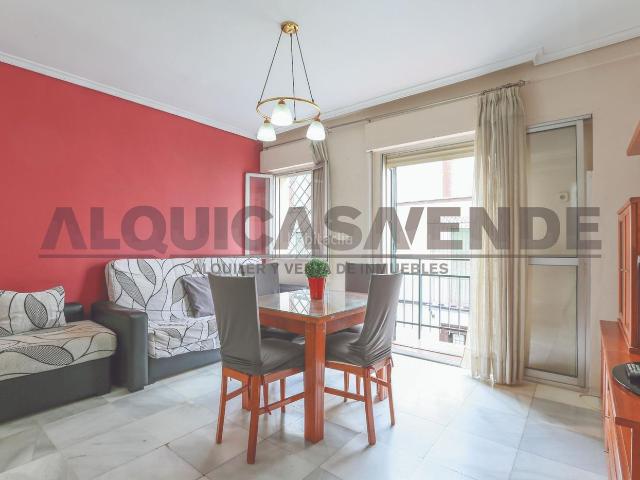 Piso en venta en Sevilla, San Lorenzo. Centro San Lorenzo. Excelente piso de 2 habitaciones con licencia turística se vende. Pisos.