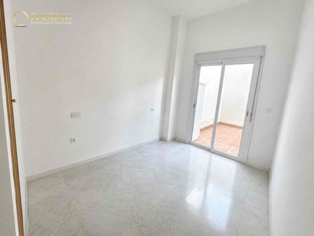 Piso en venta en Sevilla, San Pablo. PISO CON 30 m DE PATIO PRIVADO EN PLENO NERVIÓN UNA OPORTUNIDAD ÚNICA. Pisos.