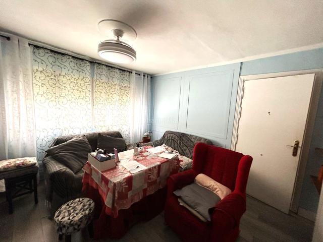 Piso en venta en Sevilla, San Pablo. PISO EN VENTA EN POLIGONO SAN PABLO SECTOR D. Pisos.