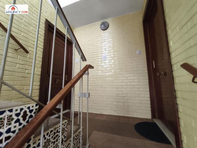 Piso en venta en Sevilla, San Pablo. Piso Reformado en Plaza Naranjito San Pablo Ideal para Familias e Inversores. Pisos.