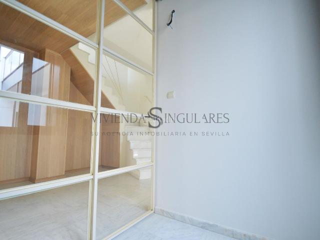 Piso en venta en Sevilla, San Vicente. Espectacular áticodúplex de diseño, junto a El Corte Inglés de la Plaza del Duque. Pisos.