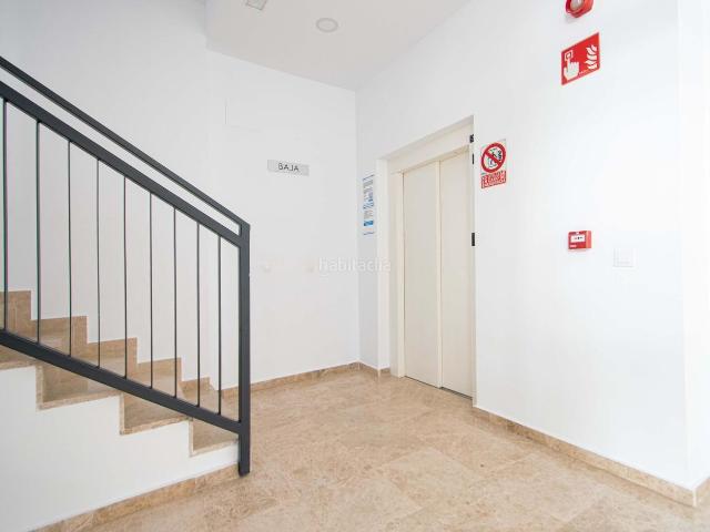 Piso en venta en Sevilla, Sta. Aurelia Cantábrico Atlàntico La Romería. VIVIENDA NUEVA, RENTA LIBRE CON GARAJE, TRASTERO Y PISCINA. Pisos.