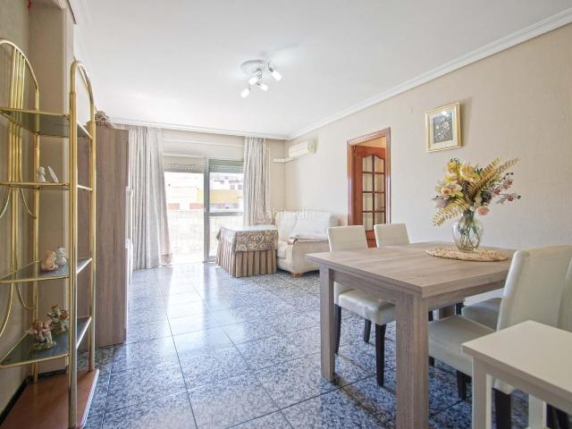 Piso en venta en Sevilla, Sta. Aurelia Cantábrico Atlàntico La Romería. Gran piso en Amate listo para entrar!. Pisos.