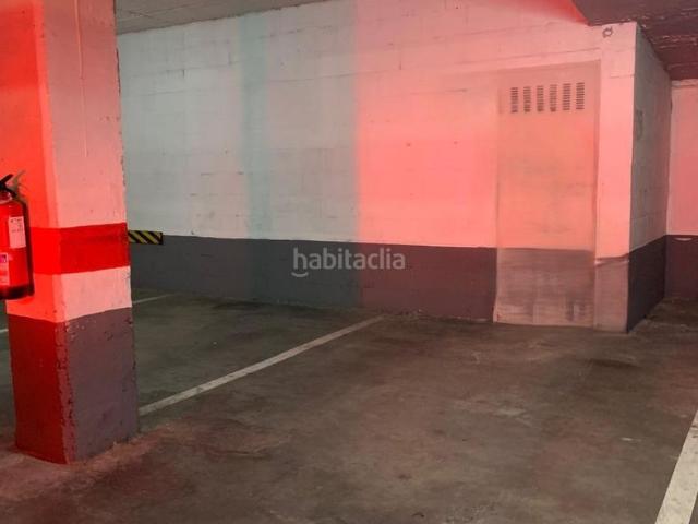 Piso en venta en Sevilla, Palmete. Piso en venta de cuatro dormitorios con plaza de garaje y trastero. Pisos.