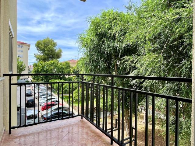 Piso en venta en Sevilla, Parque Alcosa. Venta de Piso en Parque Alcosa Sevilla. Pisos.
