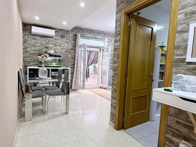 Piso en venta en Sevilla, Parque Alcosa. Piso en venta de VPO en Sevilla. Pisos.