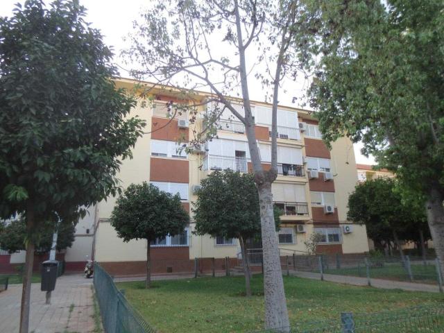 Piso en venta en Sevilla, Parque Alcosa. Solvia Inmobiliaria Piso Sevilla. Pisos.