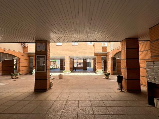 Piso en venta en Sevilla, Pino Montano Consolación. Piso en los corrales con Garaje. Pisos.