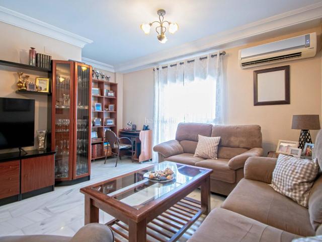Piso en venta en Sevilla, Torreblanca. Magnífico piso en Torreblanca!. Pisos.