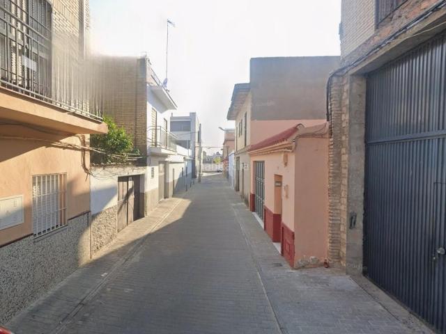 Piso en venta en Sevilla, Torreblanca. Piso en venta en Sevilla. Activo inmobiliario SIN POSESIÓN, NO SE PUEDE VISITAR. Pisos.