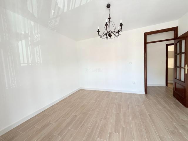 Piso en venta en Sevilla, Triana Este. Piso con ascensor. Pisos.