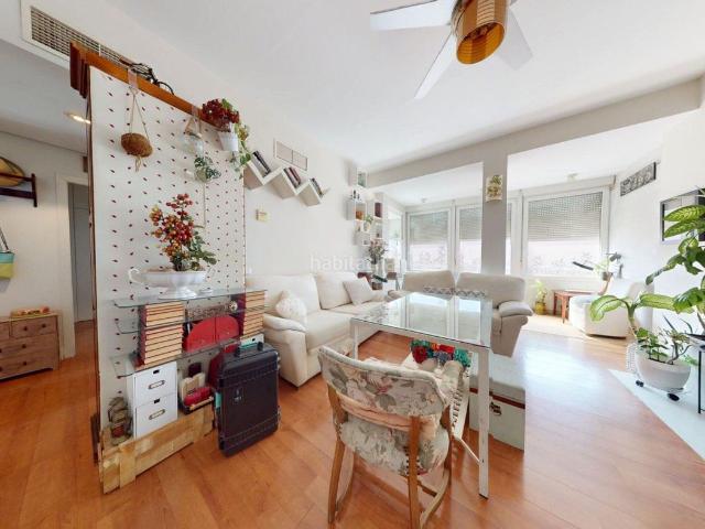 Piso en venta en Sevilla, Triana Este. Piso en venta en Los Remedios, 1 dormitorio. Pisos.