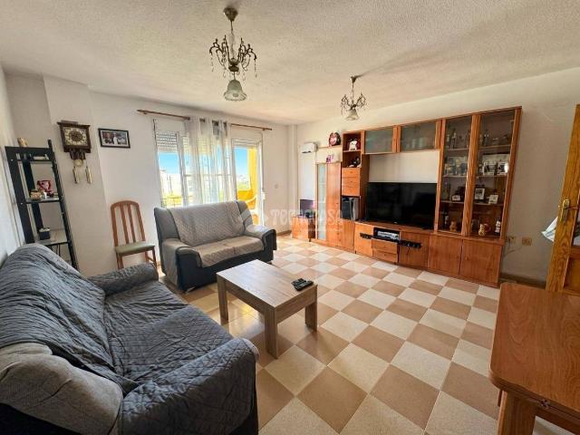 Piso en Venta en Sierra de Estepona Avda. de Andalucía