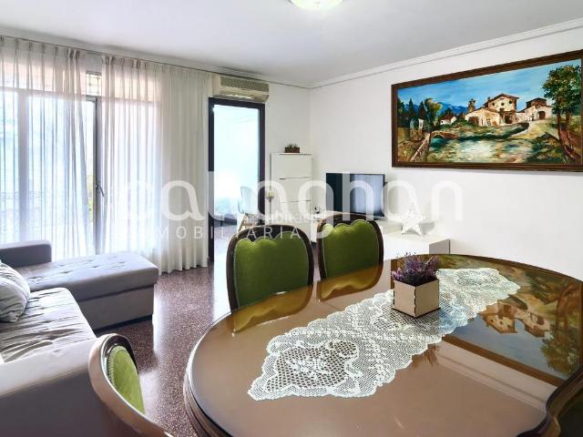 Piso en venta en Silla. Acogedora vivienda en el municipio de Silla. Pisos.