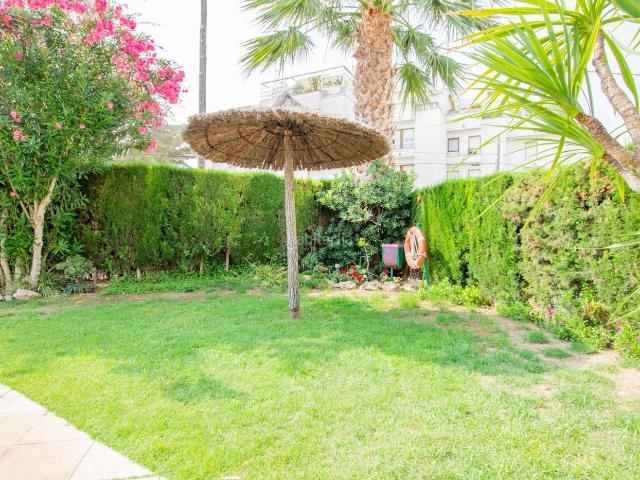 Piso en venta en Sitges, Can Girona Terramar Vinyet Costa Dorada. PISO CON JARDÍN Y PISCINA EN EL EXCLUSIVO BARRIO DEL VINYET, SITGES. Pisos.