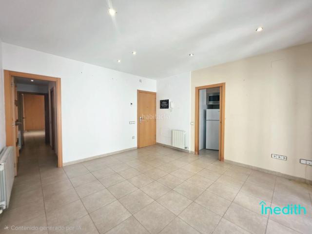 Piso en venta en Sitges, Centre Costa Dorada. Bonito piso con ascensor en bonita calle centro Sitges. Pisos.