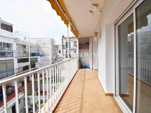 Piso en venta en Sitges, Centre Costa Dorada. PISO EN FINCA TRANQUILA A 4 MINUTOS DEL MAR. Pisos.