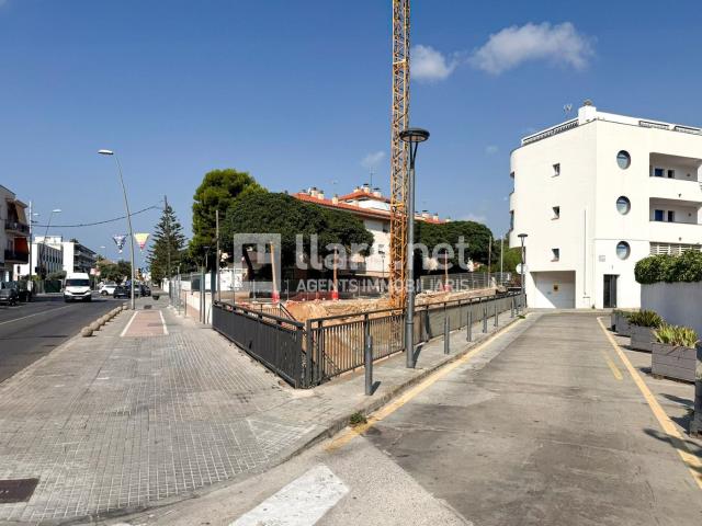 Piso en venta en Sitges, Centre Costa Dorada. Planta baixa d'obra nova amb terrassa al centre de Sitges. Pisos.