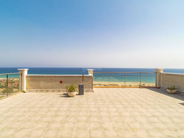Piso en venta en Sitges, Les Botigues de Sitges Costa Dorada. Vivienda con gran terraza orientada al sur y vistas al mar en Sitges. Pisos.