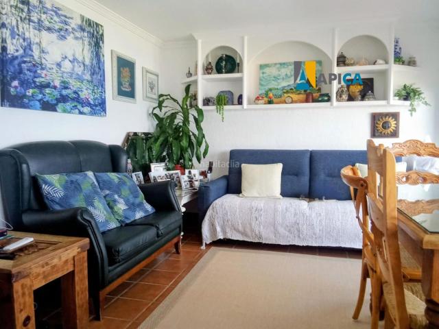 Piso en venta en Sotogrande, Torreguadiaro San Diego. Se vende piso en primera línea de playa con espectaculares vistas al mar en Torreguadiaro. Pisos.