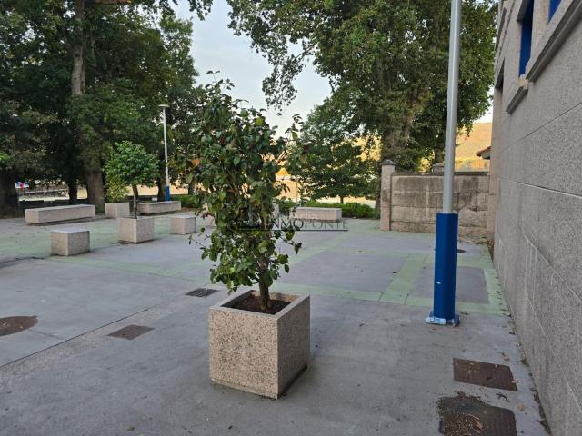 Piso en venta en Soutomaior. Se vende precioso piso a estrenar con terraza en una ubicación inmejorable en Arcade, al lado del paseo del muelle, plaza y parque. Pisos.