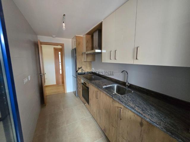 Piso en venta en Soutomaior. Se vende precioso piso a estrenar en una ubicación inmejorable en Arcade, al lado del paseo del muelle, plaza y parque infantil, i. Pisos.
