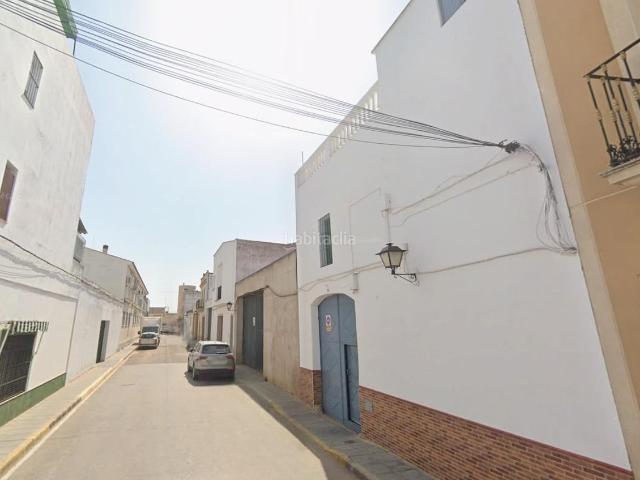 Piso en venta en Talavera la Real. ADOSADO EN VENTA EN TALAVERA LA REAL. Activo inmobiliario SIN POSESIÓN, NO VISITABLE. Pisos Talavera la.