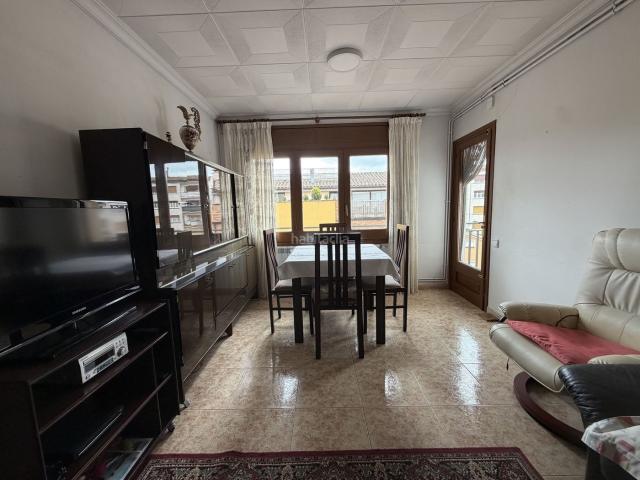 Piso en venta en Taradell. Piso 4 hab. Centro Taradell. Pisos.