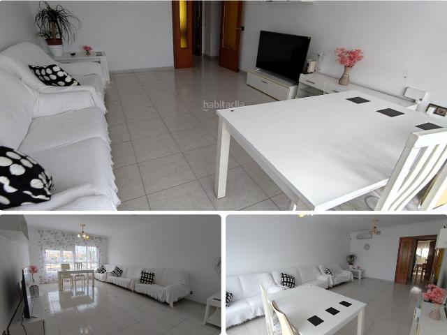 Piso en venta en Tarragona, Torreforta Costa Dorada. En venta coqueto piso de cuatro habitaciones ubicado en Calle Amposta Torreforta, Tarragona. Pisos.