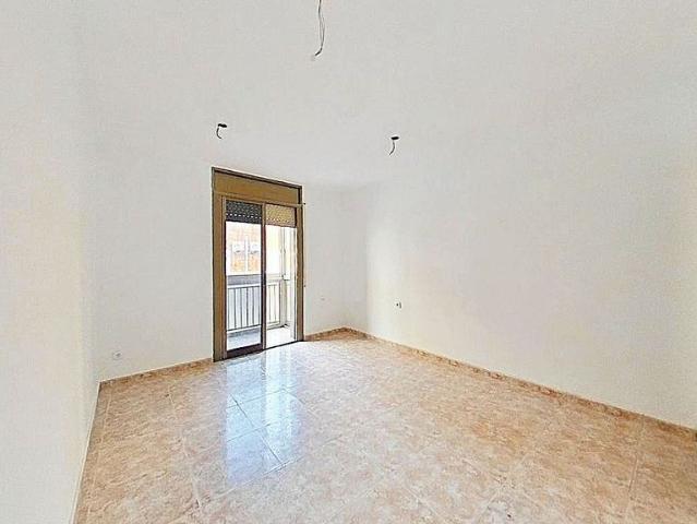 Piso en venta en Tarragona, de 69 m² 3 habitaciones por 77.000